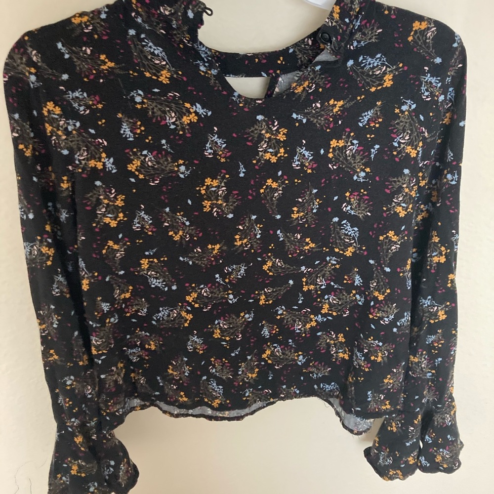 Beautiful black long sleeve top
